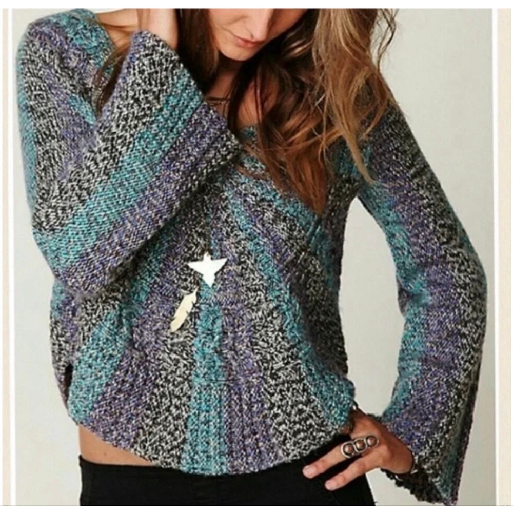 Free People Size Small Pinwheel V-Neck Round Hem Knit Sweater Boho Hipster Indie